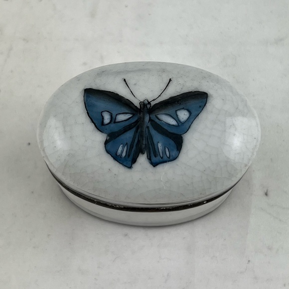 Decorative Butterfly Mini Porcelain Box - Picture 2 of 4